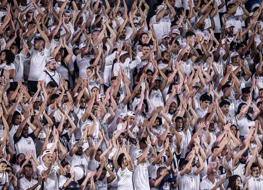 Torcida santista sempre ao lado do clube